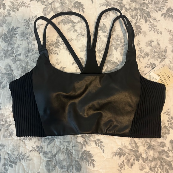 NWT Fabletics sports bra - Picture 2 of 5
